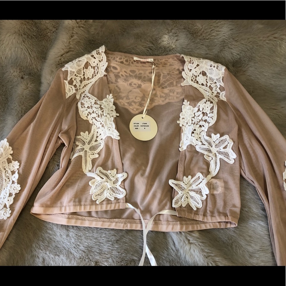 Akira Blouse